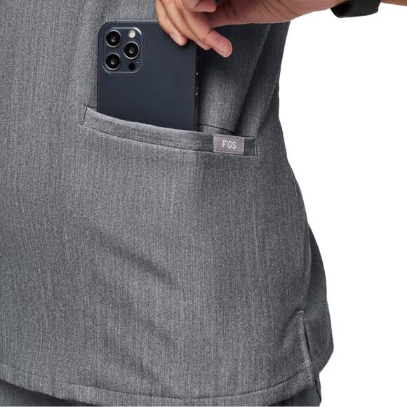 FIGS Technical Collection Casma Three-Pocket Scrub Top Graphite Women’s Size XL - Picture 2 of 13